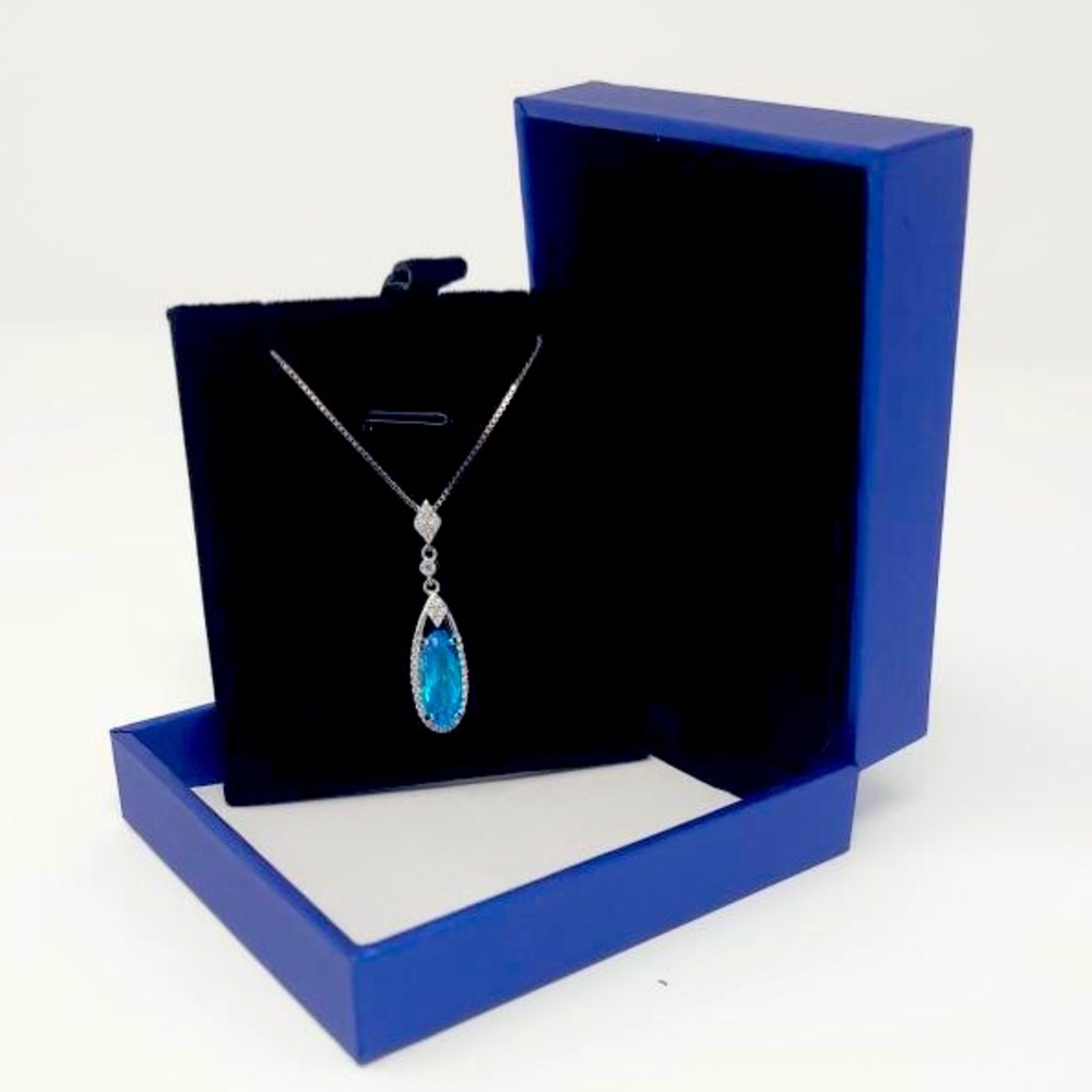 Sparkly Blue Pendant Necklace